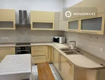 1-комнатная квартира, этаж 3 из 9, 42 м², на длительный срок