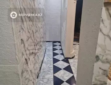 Офисное помещение, этаж 1 из 5, в жилом доме, 130 м²