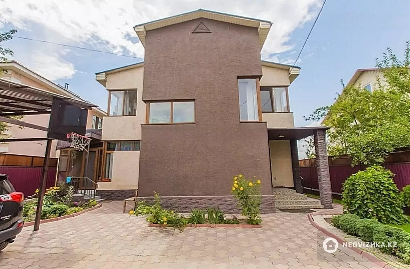 211 м², 7-комнатный дом, 6 соток, 211 м², изображение - 1