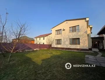 7-комнатный дом, 6 соток, 211 м²