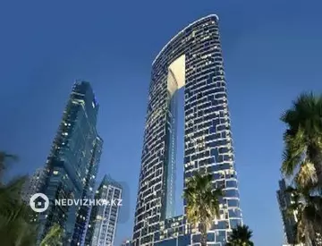 3-комнатная квартира, этаж 4 из 63, 109 м²