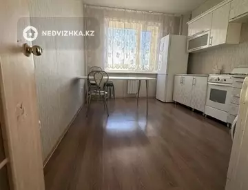 3-комнатная квартира, этаж 4 из 5, 65 м²