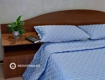 2-комнатная квартира, этаж 3 из 5, 51 м², посуточно