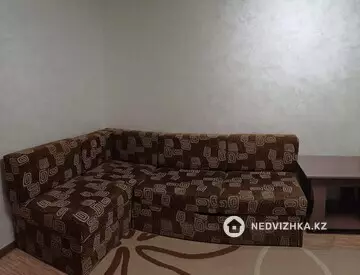 1-комнатная квартира, этаж 3 из 5, 35 м², по часам