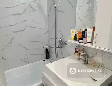 3-комнатная квартира, этаж 9 из 9, 69 м²