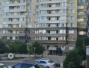 1-комнатная квартира, этаж 2 из 12, 66 м², на длительный срок