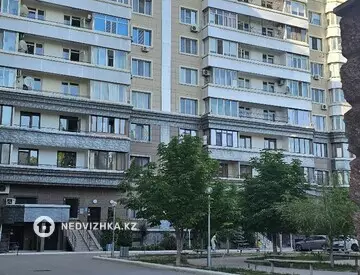 1-комнатная квартира, этаж 2 из 12, 66 м², на длительный срок