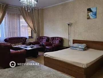 1-комнатная квартира, этаж 2 из 12, 66 м², на длительный срок