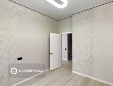 2-комнатная квартира, этаж 3 из 9, 38 м²