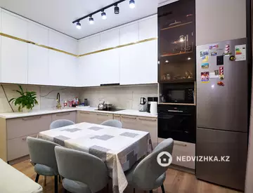 2-комнатная квартира, этаж 7 из 17, 53 м²