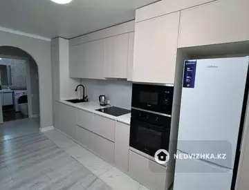 2-комнатная квартира, этаж 13 из 13, 42 м²