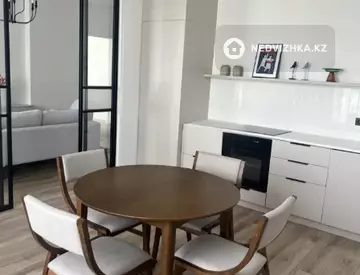 2-комнатная квартира, этаж 8 из 12, 77 м²