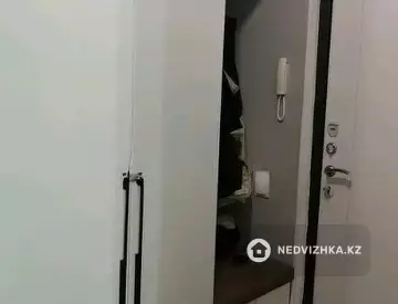 1-комнатная квартира, этаж 15 из 22, 42 м²