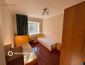 3-комнатная квартира, этаж 1 из 10, 90 м²
