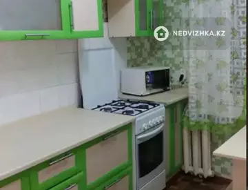 3-комнатная квартира, этаж 9 из 9, 63 м²