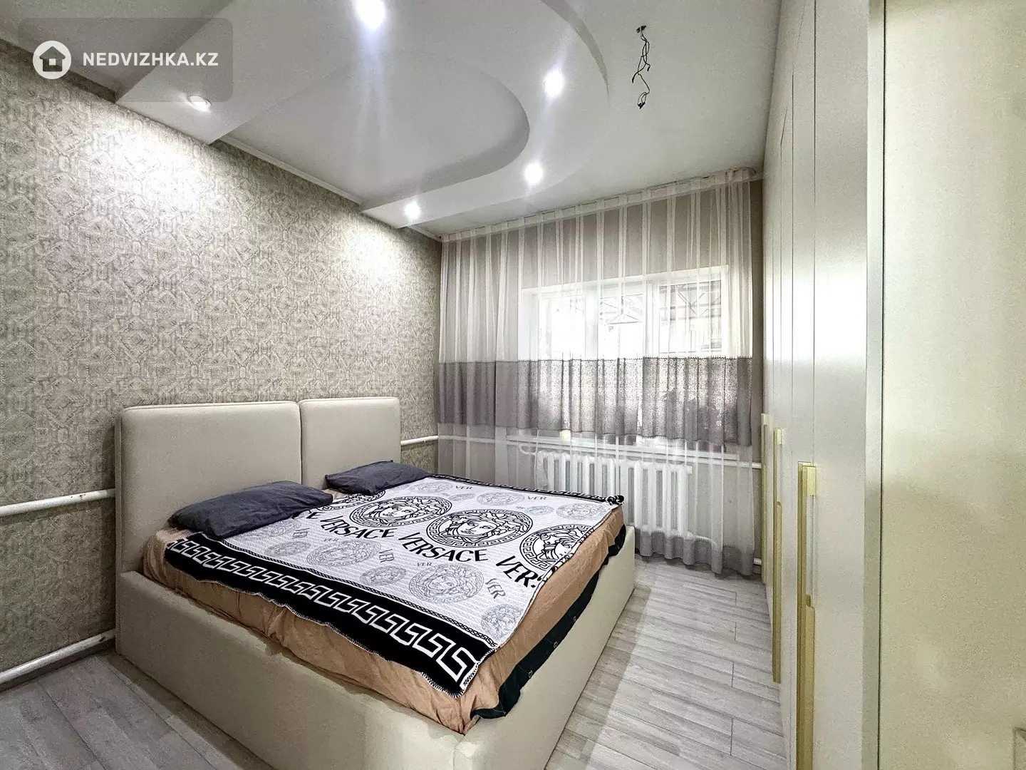 200 м², 6-комнатный дом, 4 соток, 200 м², изображение - 1