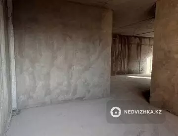 2-комнатная квартира, этаж 4 из 5, 76 м²