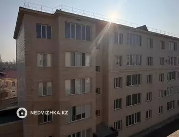 2-комнатная квартира, этаж 4 из 5, 76 м²