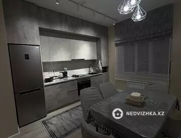 2-комнатная квартира, этаж 9 из 9, 82 м², посуточно