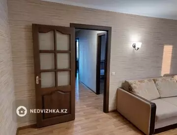 3-комнатная квартира, этаж 5 из 9, 62 м², на длительный срок