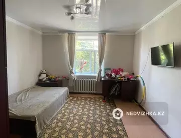 2-комнатная квартира, этаж 2 из 2, 49 м², на длительный срок