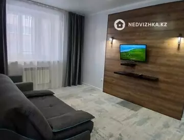 1-комнатная квартира, этаж 2 из 9, 33 м², на длительный срок