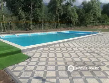 5-комнатный дом, 100 соток, 200 м², посуточно