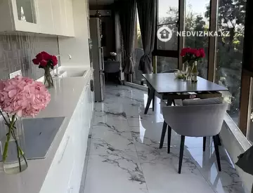 4-комнатная квартира, этаж 4 из 15, 123 м²