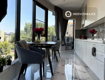 4-комнатная квартира, этаж 4 из 15, 123 м²