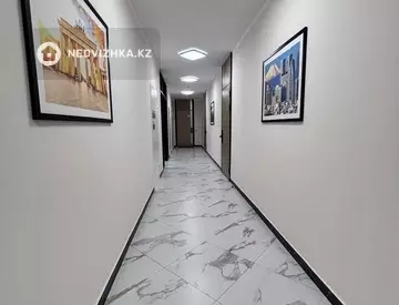 3-комнатная квартира, этаж 8 из 21, 102 м²