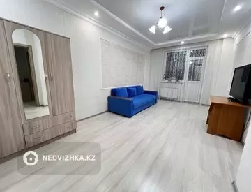 2-комнатная квартира, этаж 4 из 15, 50 м²