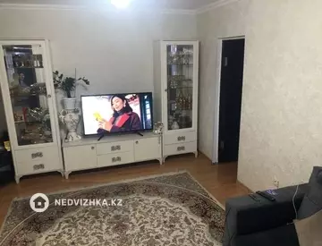 2-комнатная квартира, этаж 4 из 5, 49 м²