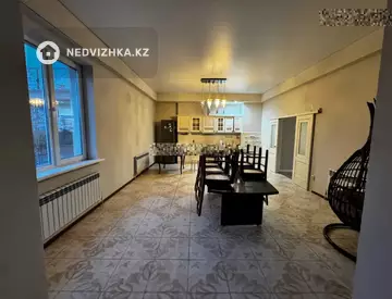 2-комнатная квартира, этаж 1 из 4, 136 м²