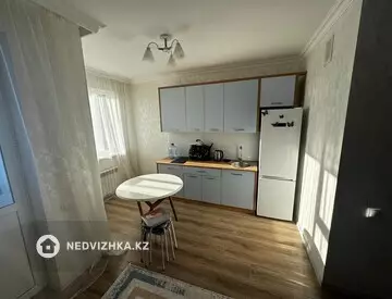 1-комнатная квартира, этаж 11 из 12, 32 м², на длительный срок
