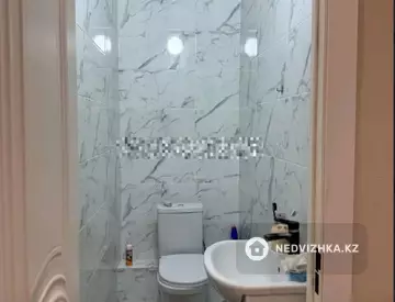 3-комнатная квартира, этаж 2 из 13, 83 м²