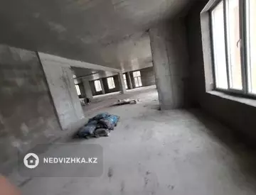 Здание, 3 этажа, 1 500 м²