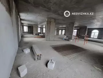 Здание, 3 этажа, 1 500 м²
