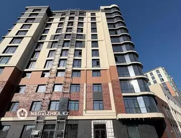 2-комнатная квартира, этаж 3 из 12, 81 м²