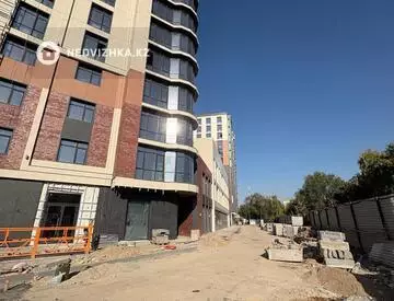 2-комнатная квартира, этаж 3 из 12, 81 м²