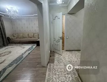3-комнатная квартира, этаж 3 из 9, 93 м², на длительный срок