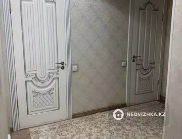 3-комнатная квартира, этаж 3 из 9, 93 м², на длительный срок