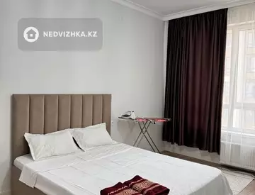 2-комнатная квартира, этаж 4 из 16, 60 м², посуточно