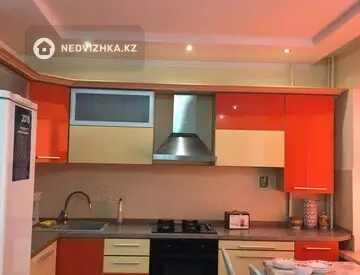 3-комнатная квартира, этаж 3 из 6, 70 м², на длительный срок