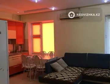 3-комнатная квартира, этаж 3 из 6, 70 м², на длительный срок
