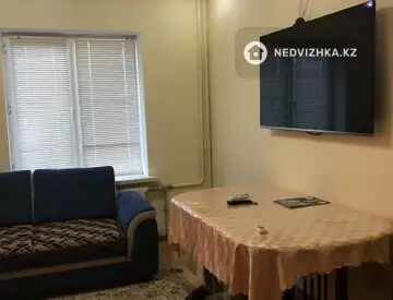 3-комнатная квартира, этаж 3 из 6, 70 м², на длительный срок