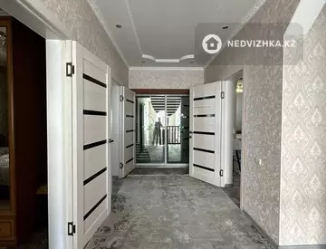 5-комнатный дом, 6 соток, 254 м²