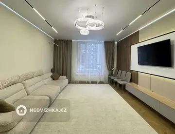 4-комнатная квартира, этаж 5 из 12, 117 м²