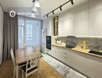 4-комнатная квартира, этаж 5 из 12, 117 м²
