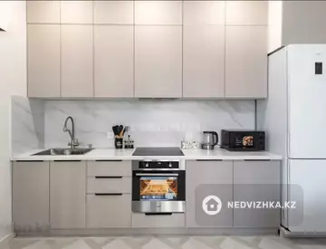 2-комнатная квартира, этаж 4 из 14, 40 м²