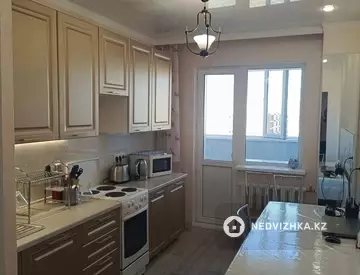 3-комнатная квартира, этаж 10 из 13, 89 м²